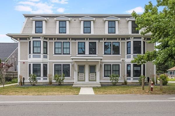 Provincetown, MA 02657,30 Shank Painter Road #202