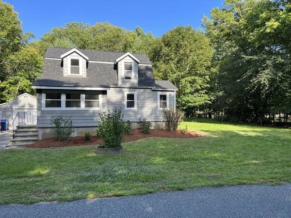 17 Reynolds Ave, Rehoboth, MA 02769