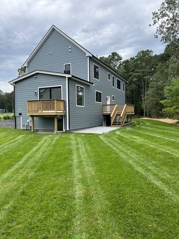 Mashpee, MA 02649,18 Casper Cir