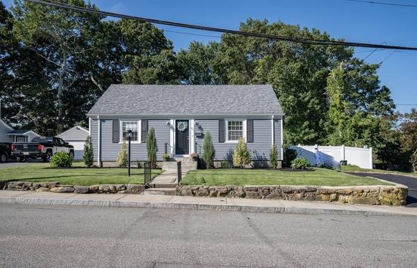 93 Wilbur Ave, Dartmouth, MA 02747