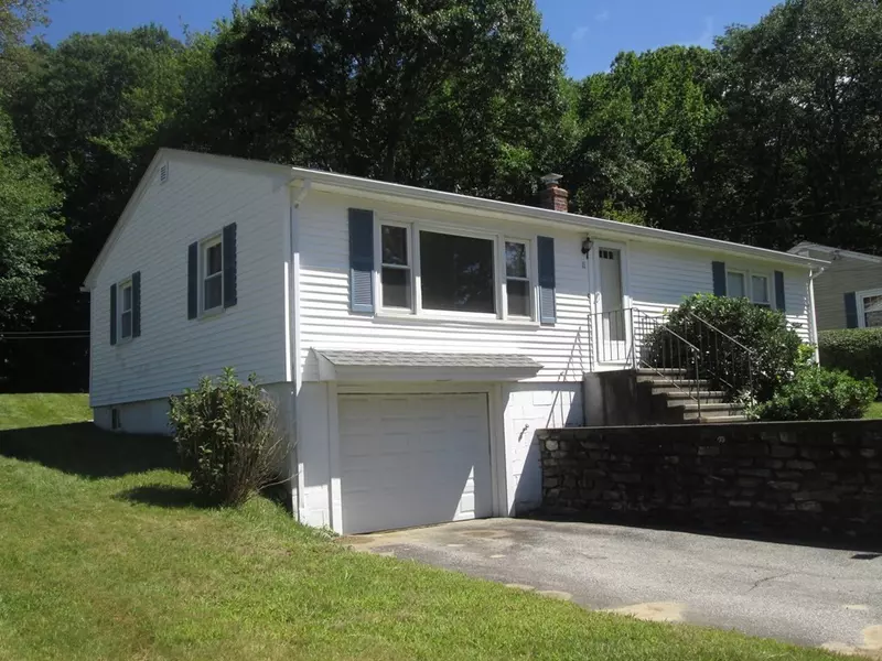 11 Ellen St, Webster, MA 01570