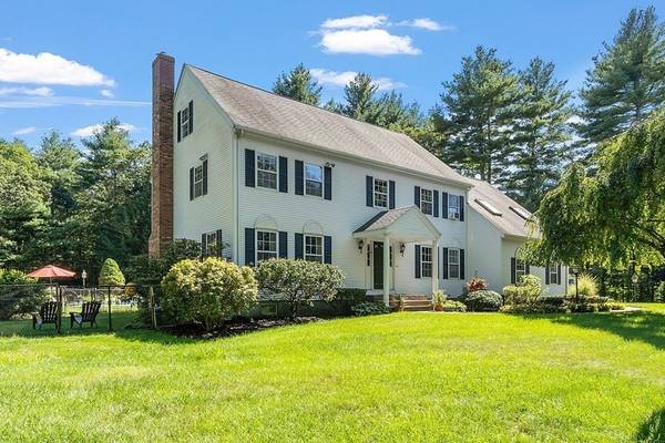 46 W River St, Upton, MA 01568