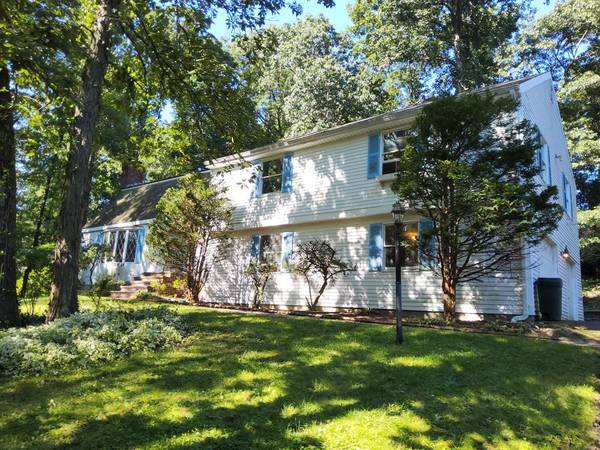 North Andover, MA 01845,80 Sandra Ln