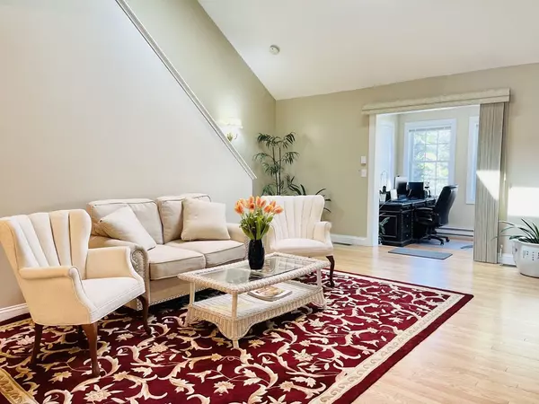 West Boylston, MA 01583,141 Hillside Village Dr #141