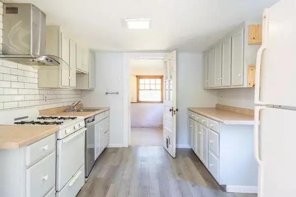 West Brookfield, MA 01585,63 Central St