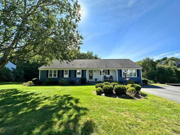 9 Green Way, Yarmouth, MA 02664