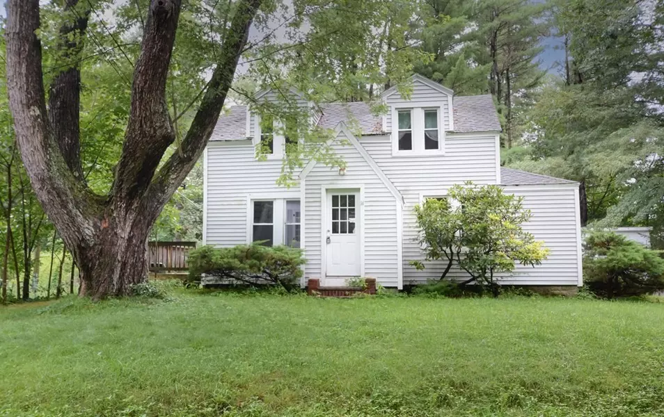 14 Prospect St, Oxford, MA 01537