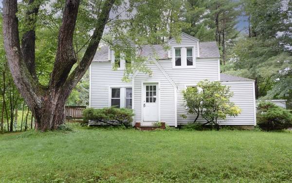 14 Prospect St, Oxford, MA 01537