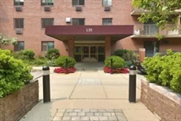 135 Pleasant Street #104, Brookline, MA 02446