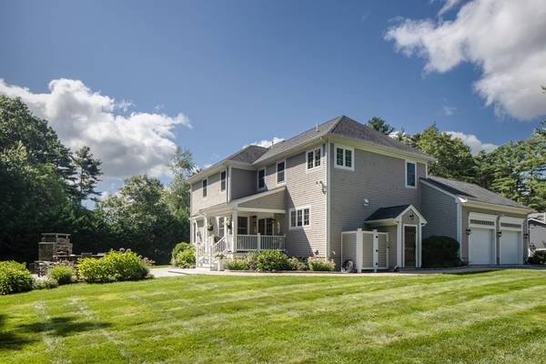 Mattapoisett, MA 02739,8 Deepwoods Dr