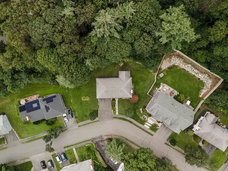 58 Woodbine Cir, Needham, MA 02494