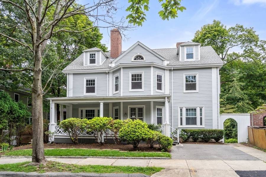 12 Druce St, Brookline, MA 02445