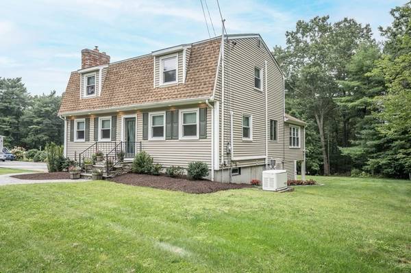 22 Joaquin Ave, Freetown, MA 02702