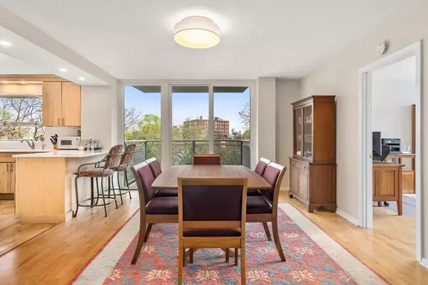 Brookline, MA 02446,80 Park St #65