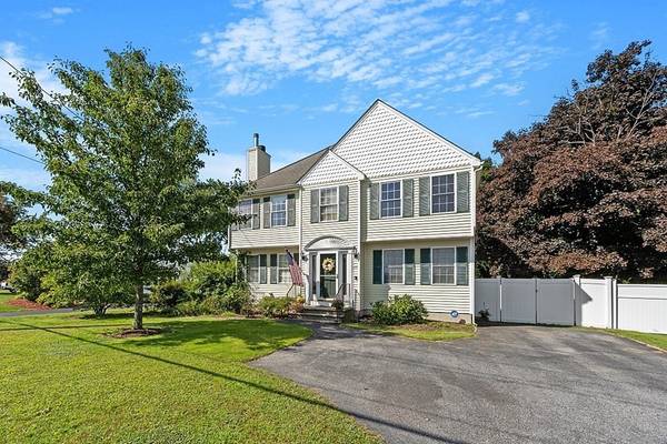 1347 Providence Rd, Northbridge, MA 01588