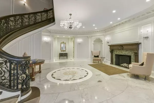 Boston, MA 02215,409 Commonwealth Avenue #K