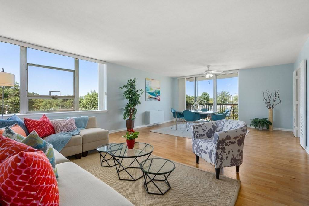 Newton, MA 02467,20 Hammond Pond Pkwy #408