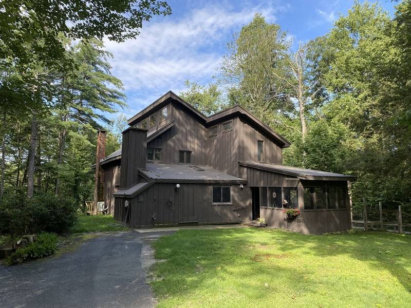 10 Ferncliff Cir, Northfield, MA 01360