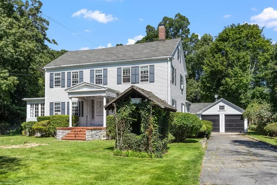 662 Salem Street, Lynnfield, MA 01940