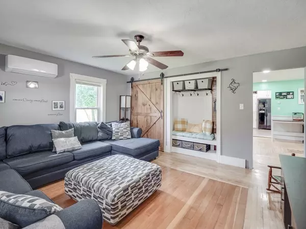 Spencer, MA 01562,40 Clark St