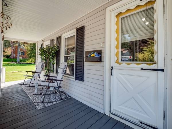 40 Clark St, Spencer, MA 01562