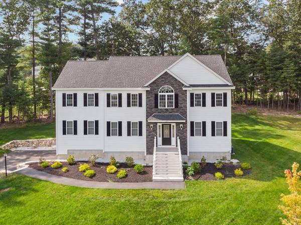 47 Fieldstone Ln, Billerica, MA 01821