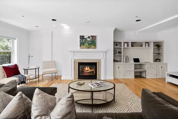 Brookline, MA 02446,1160 Beacon St #205