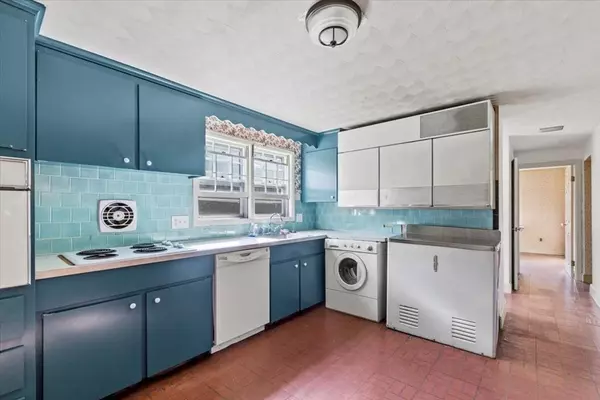 Danvers, MA 01923,81 Burley St