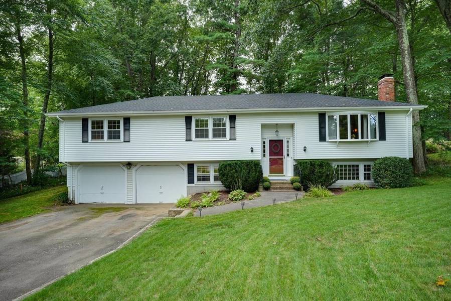 14 Walnut Rd, Holliston, MA 01746