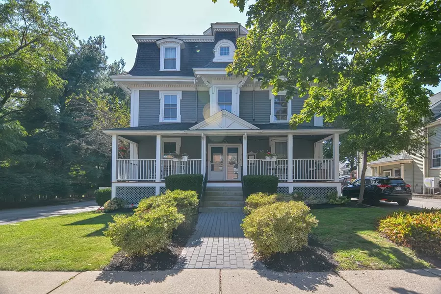 17 Prospect St #17, Newton, MA 02465