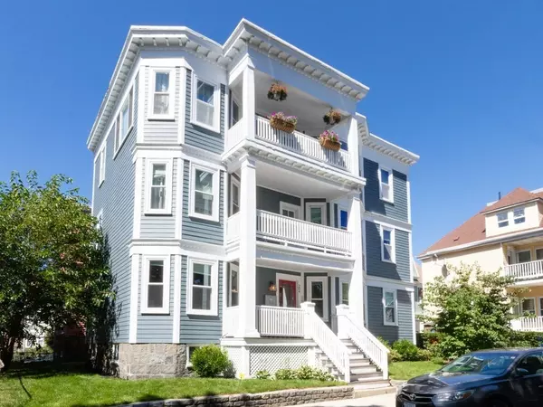 204 Centre St #3, Boston, MA 02124