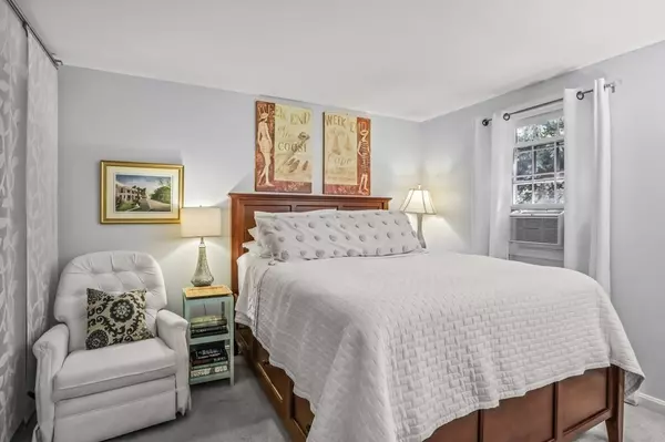 Barnstable, MA 02601,272 Craigville Beach Rd #2