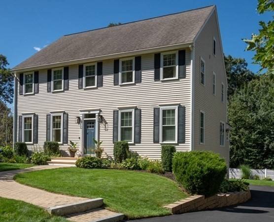 39 Riverfront Dr, Amesbury, MA 01913