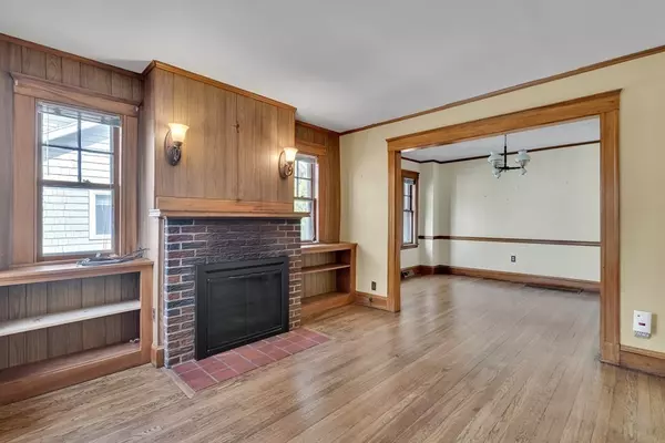 Newton, MA 02460,384 Linwood Ave