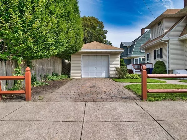 Fall River, MA 02720,956 Robeson St