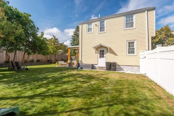 Saugus, MA 01906,3 Farmland Road