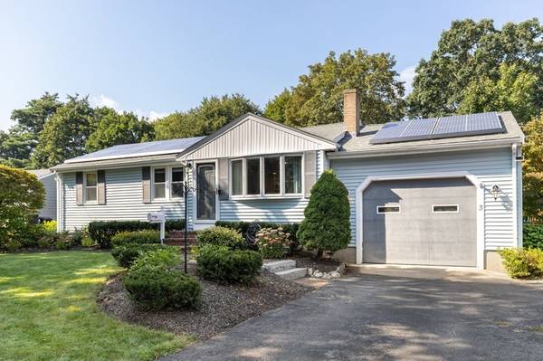 3 Lothrop St,  Easton,  MA 02356