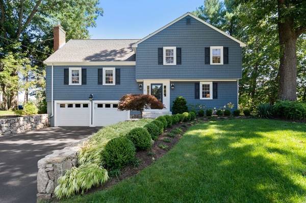 8 Oak Hill Rd, Wayland, MA 01778