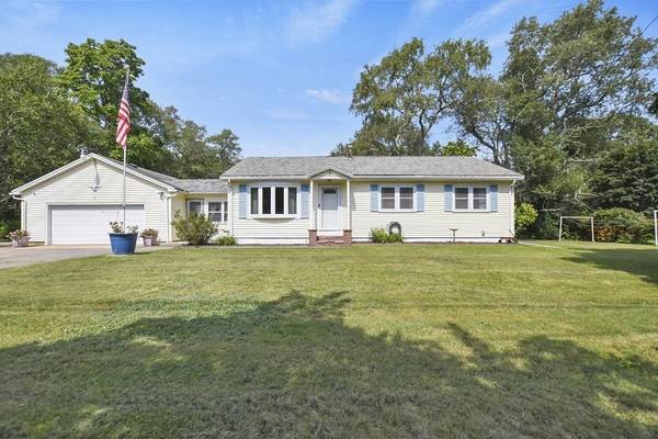 7 Long Point Rd, Lakeville, MA 02347