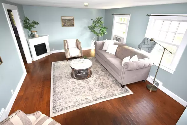 Rochester, MA 02770,213 Marion Rd