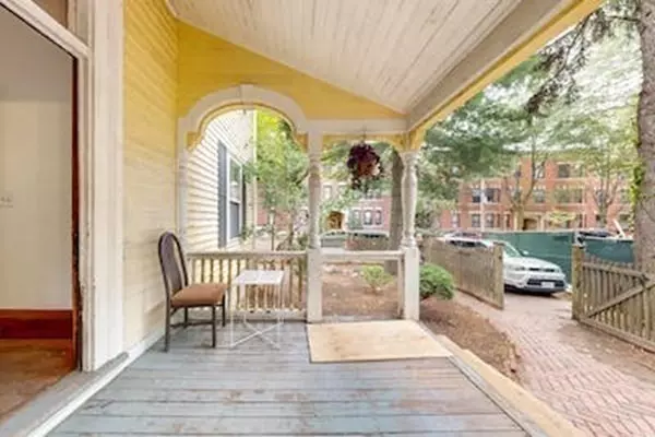 Cambridge, MA 02138,33 Hurlbut St