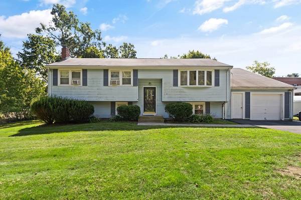 35 10th St, Stoughton, MA 02072