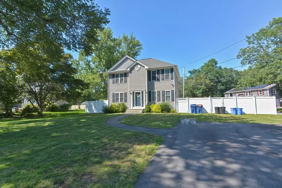 1469 Old Plainville Rd, New Bedford, MA 02745