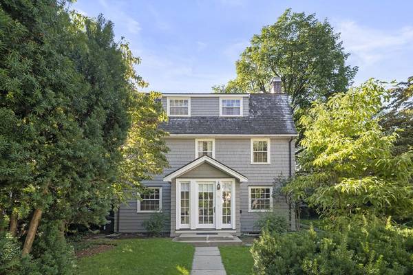 35 Hawthorn St, Cambridge, MA 02138