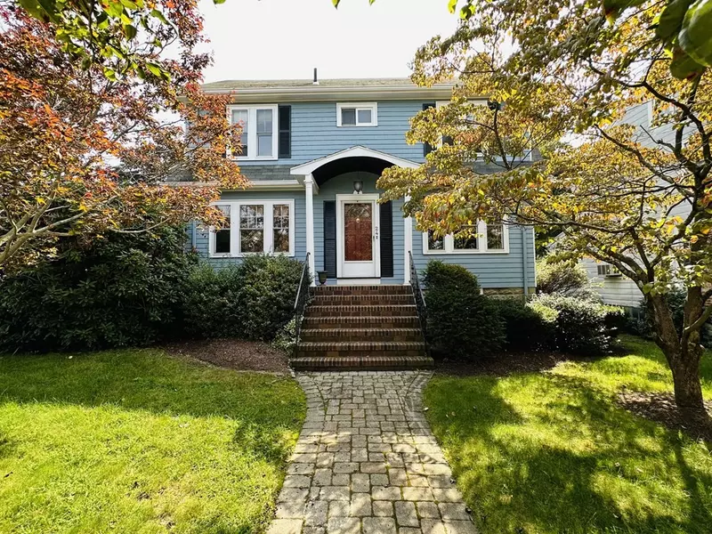 24 Evans St, Watertown, MA 02472