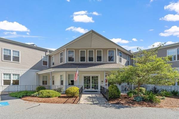 63 Central St #213, North Reading, MA 01864