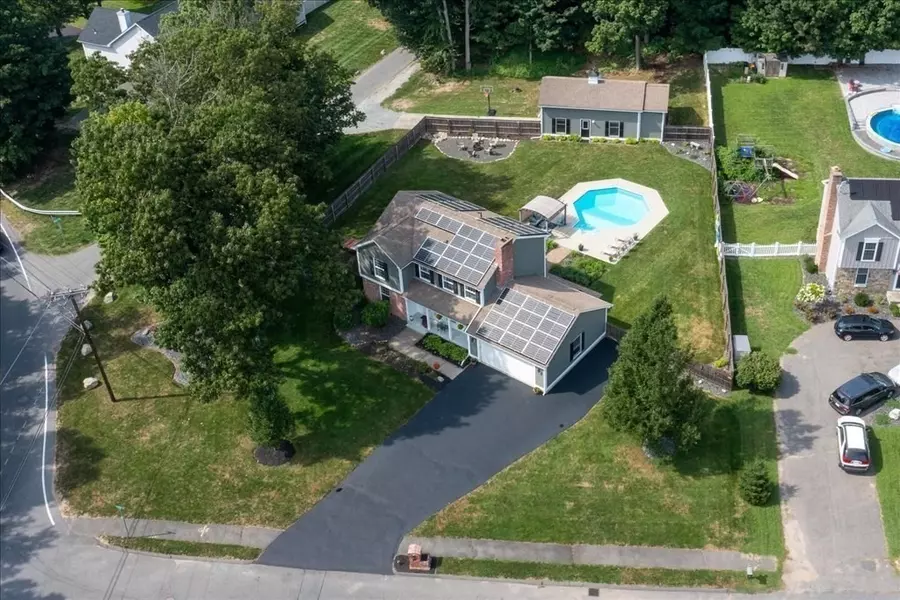 7 Parker Ln, Ludlow, MA 01056