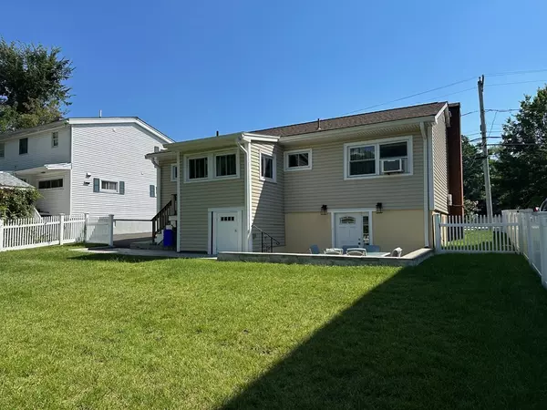 Saugus, MA 01906,26 Hurd Avenue