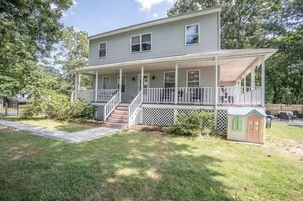 25 Brewster St, Seekonk, MA 02771