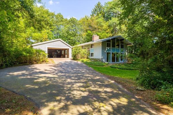 14 Causeway Ln, Medfield, MA 02052